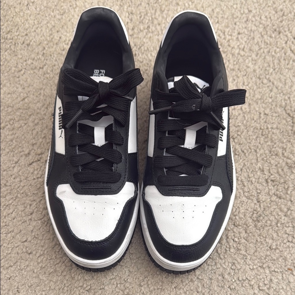 Puma Men's Black and White Sneakers